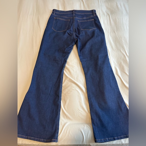 LOFT - Patch Pocket High Rise Flare Jeans - Size 32 - NWOT - Picture 3 of 4